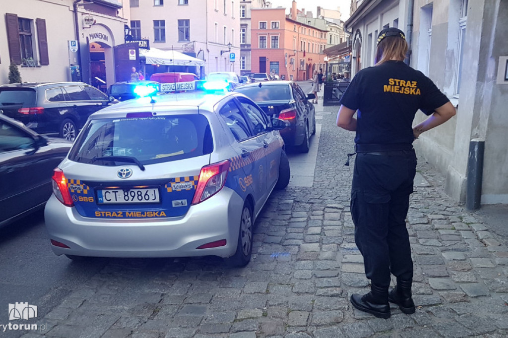 Strażnicy miejscy spisali BMW przy Wysokiej
