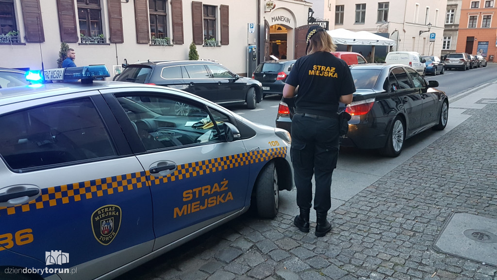 Strażnicy miejscy spisali BMW przy Wysokiej