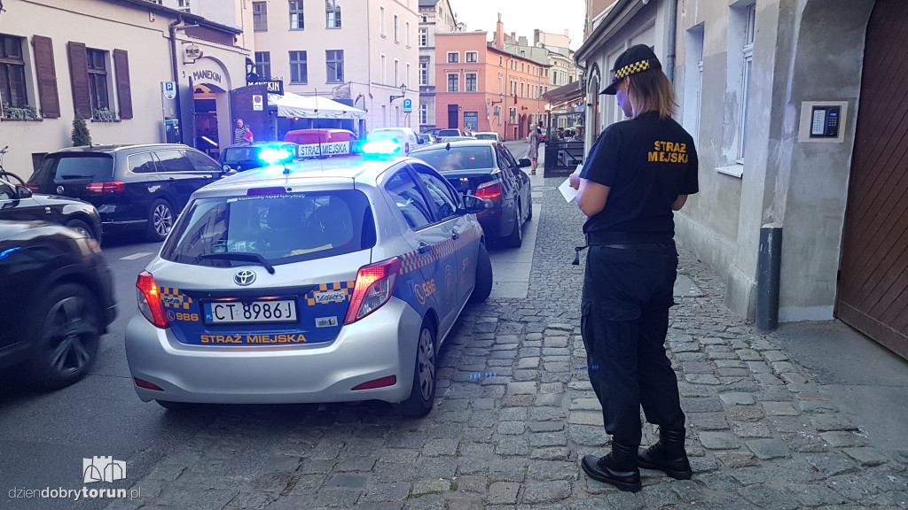 Strażnicy miejscy spisali BMW przy Wysokiej