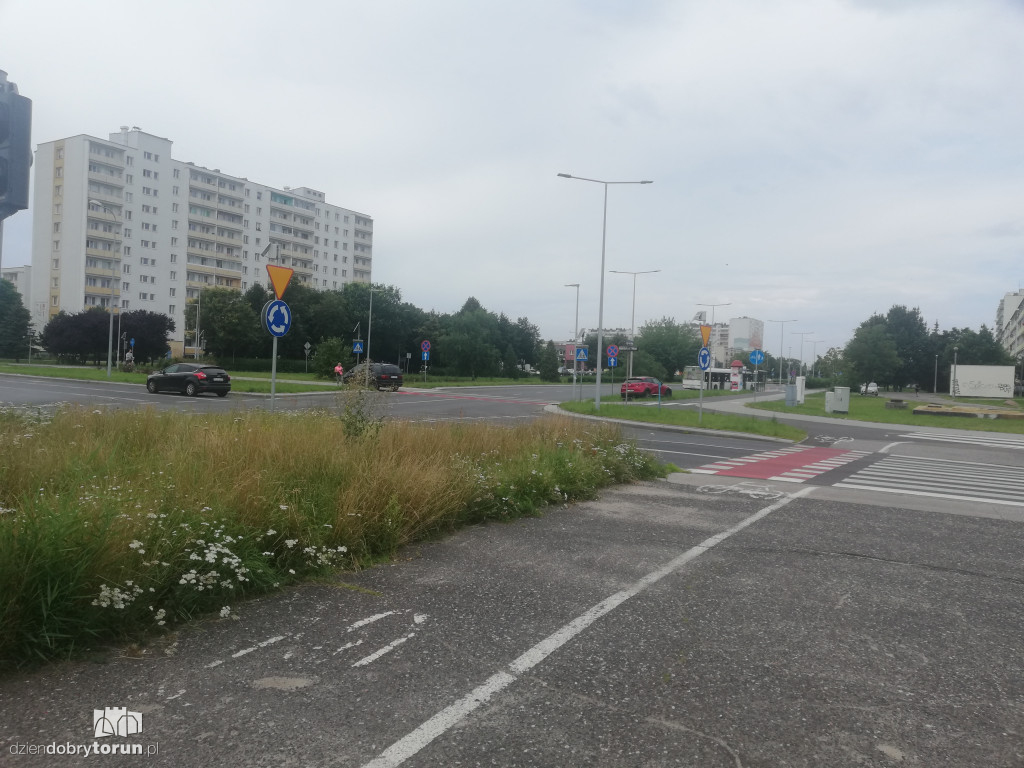 Kolizja dwóch aut na Skarpie w Toruniu