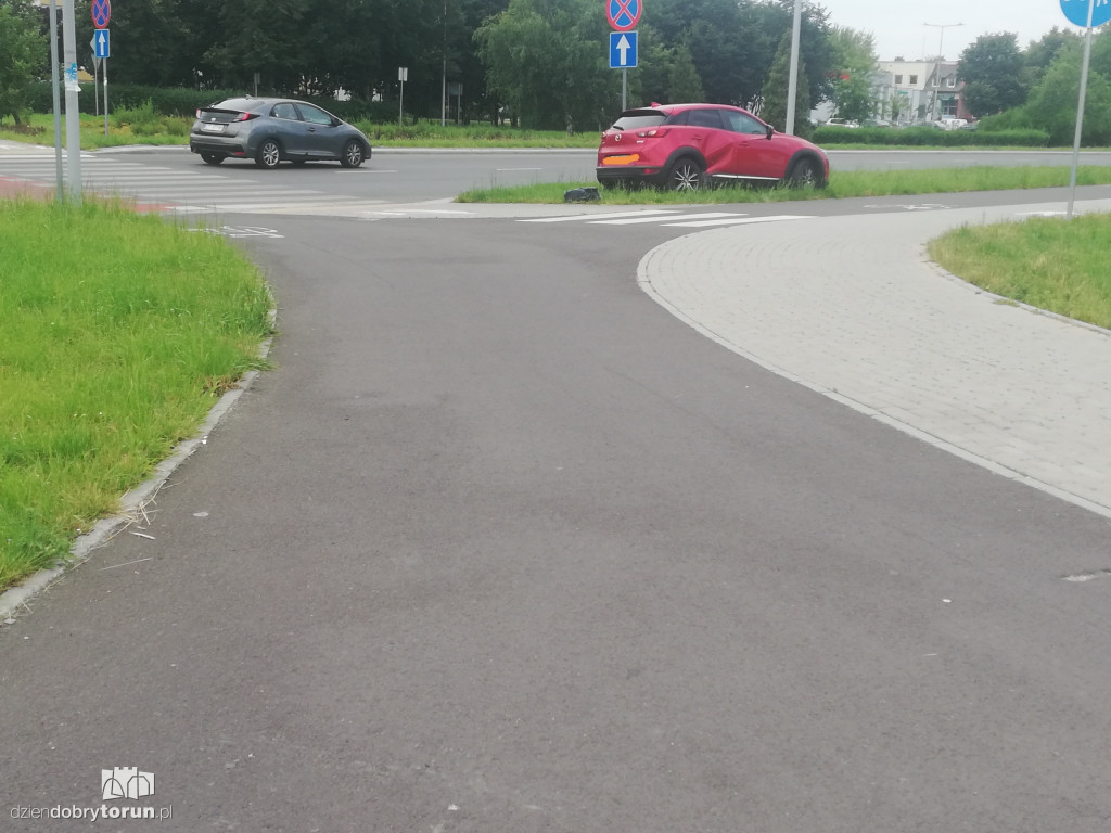 Kolizja dwóch aut na Skarpie w Toruniu