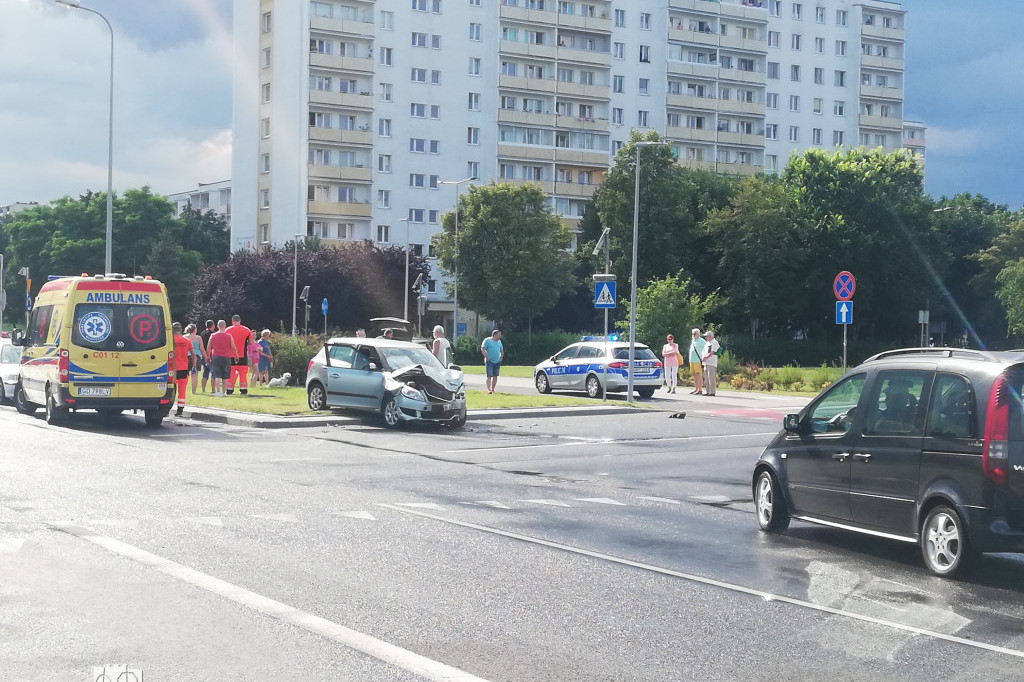 Kolizja przy szpitalu dziecięcym