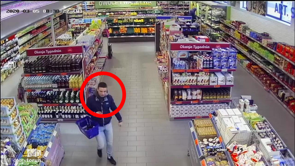 Ukradli kilka butelek z alkoholem