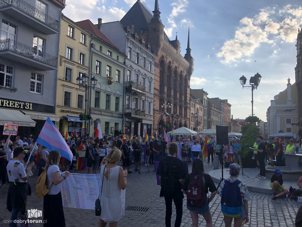 Protest na toruńskiej starówce w obronie Margot