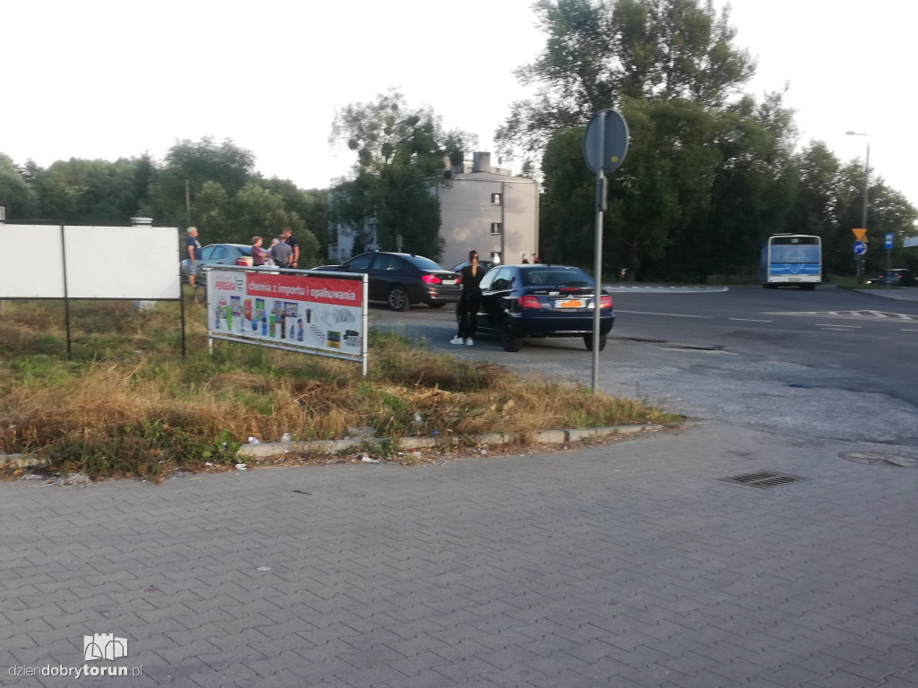 Samochód osobowy wjechał w rowerzystę
