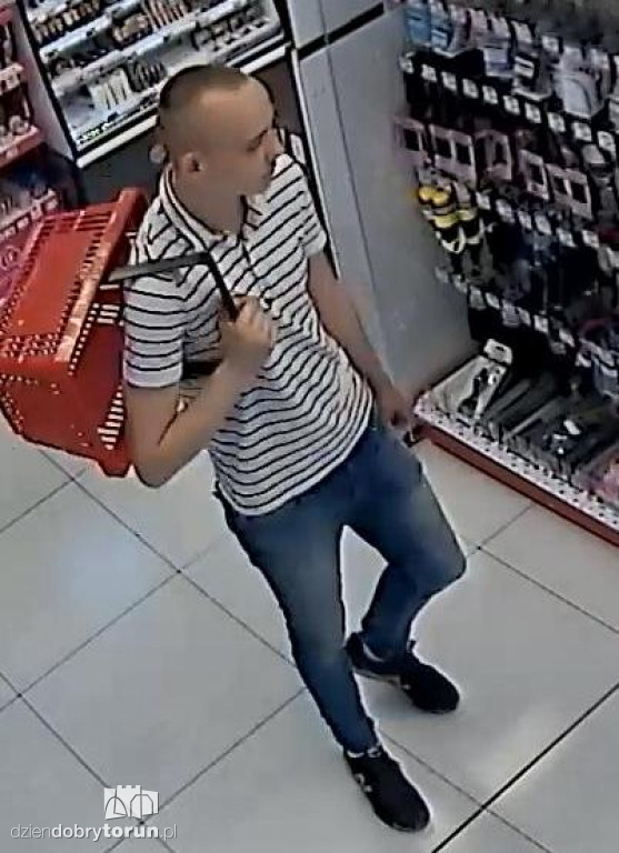 Policjanci poszukują sprawcy kradzieży