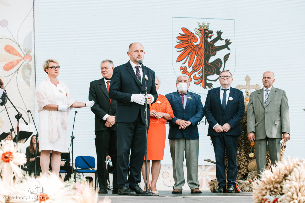 Torunianie na dożynkach w Tucholi