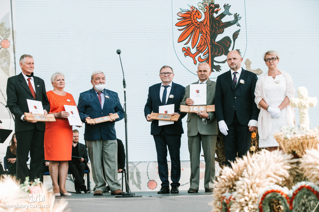 Torunianie na dożynkach w Tucholi