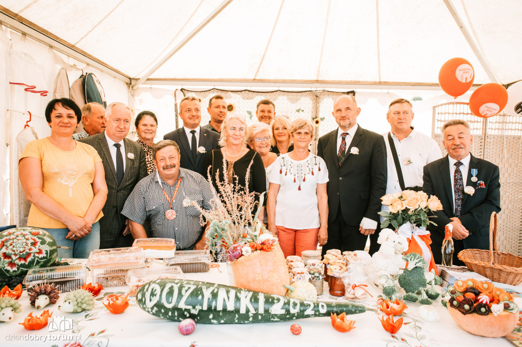 Torunianie na dożynkach w Tucholi