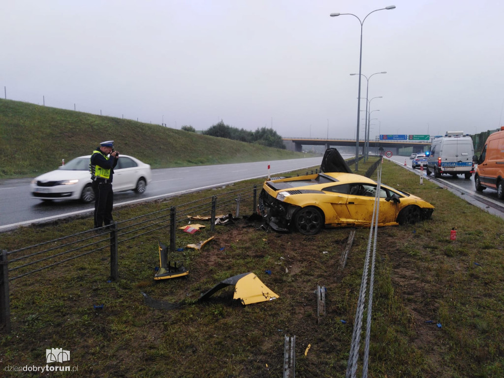 Strażacy pomogli kierowcy lamborghini cz.2