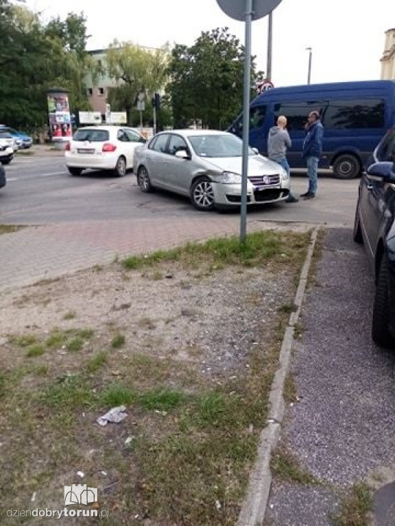 Niebezpieczne zdarzenia drogowe w Toruniu