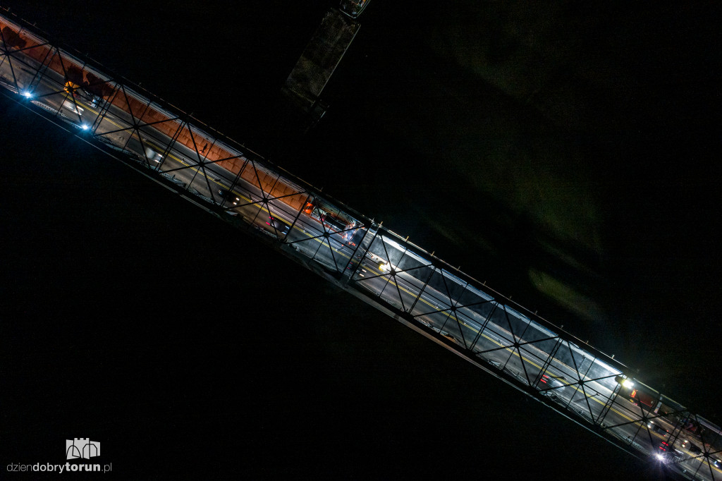 Toruń: nocne prace na moście
