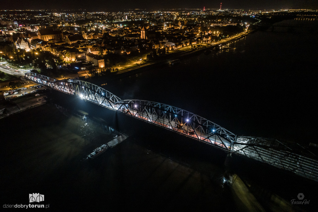 Toruń: nocne prace na moście