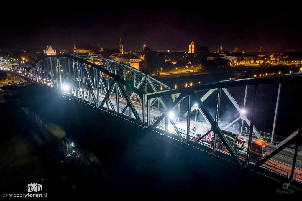 Toruń: nocne prace na moście
