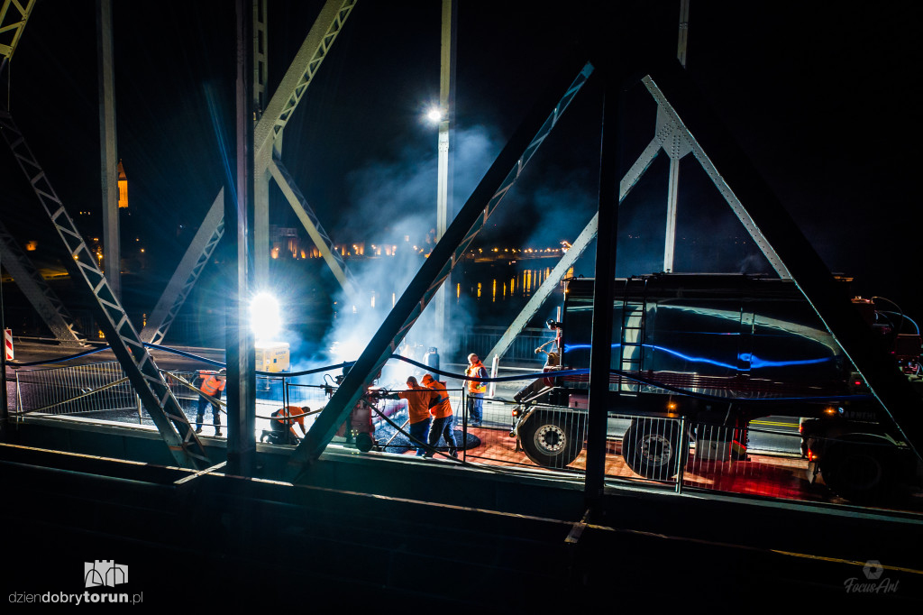 Toruń: nocne prace na moście