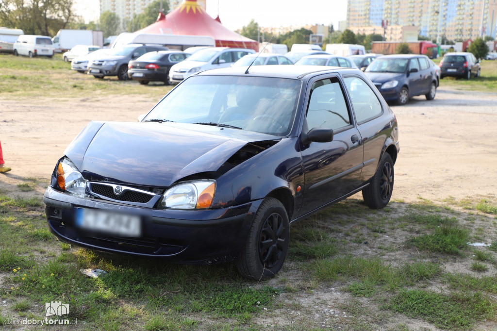Niegroźna kolizja dwóch samochodów