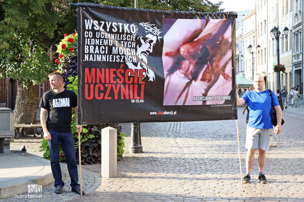 Różaniec za grzechy profanacji Sacrum przez LGBT