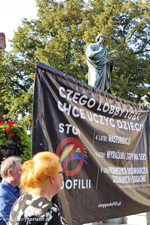 Różaniec za grzechy profanacji Sacrum przez LGBT