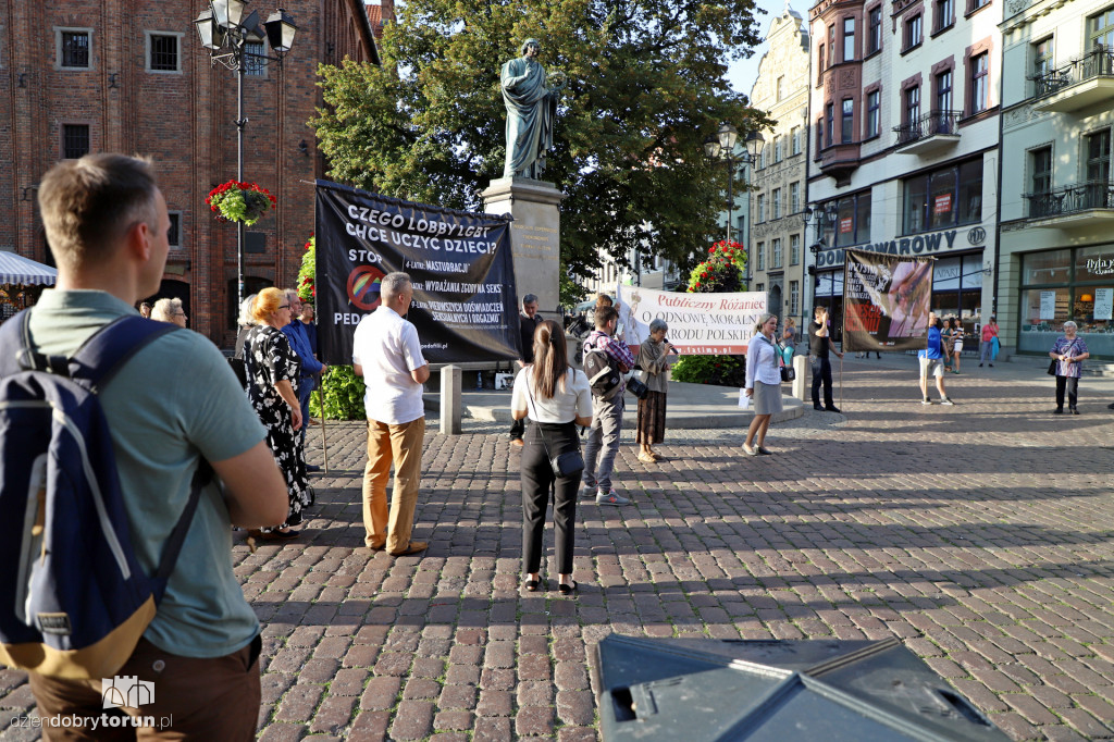 Różaniec za grzechy profanacji Sacrum przez LGBT