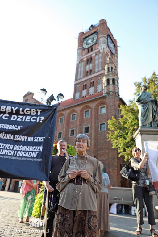 Różaniec za grzechy profanacji Sacrum przez LGBT