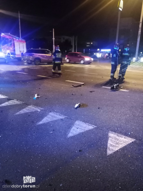 Zderzenie dwóch aut na Skarpie