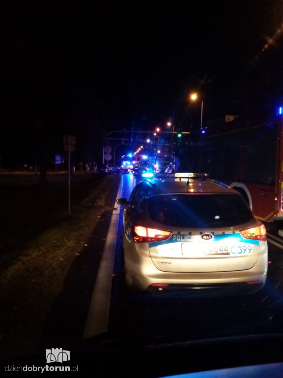 Autobus zderzył się z samochodem osobowym