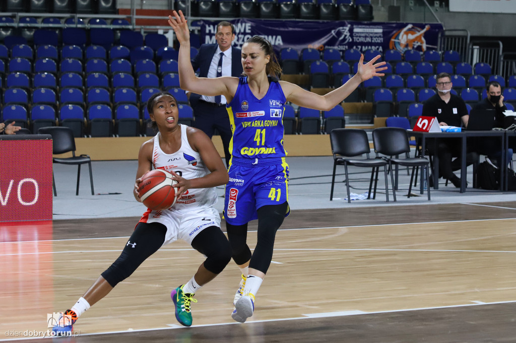 Energa Toruń 52:106 Arka Gdynia