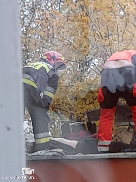 Mężczyzna wypadł z okna przy Szosie Lubickiej