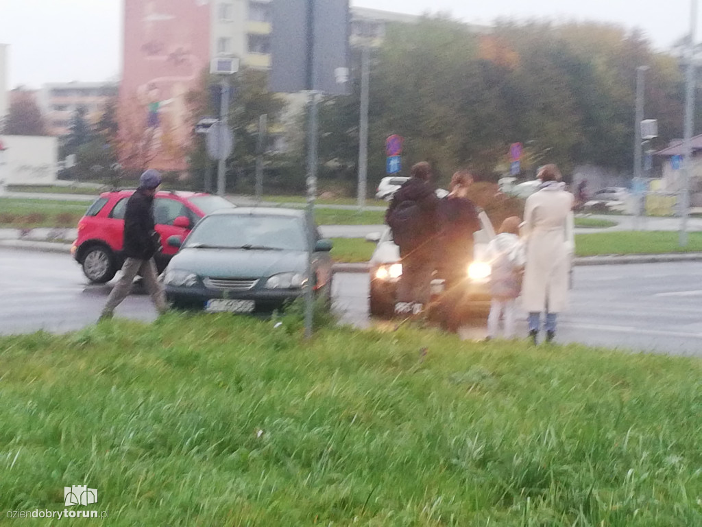 Kolizja aut pod szpitalem dziecięcym