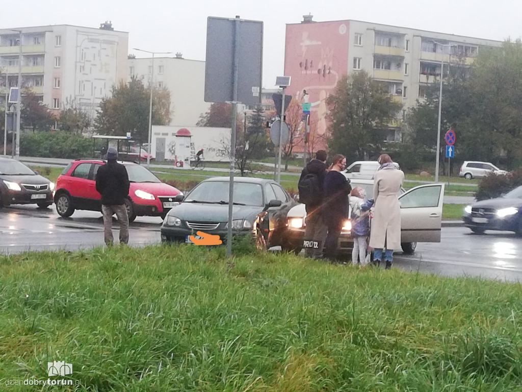 Kolizja aut pod szpitalem dziecięcym