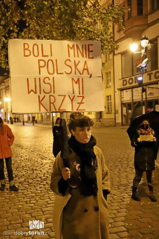 Protest kobiet pod siedzibą Kuratorium Oświaty