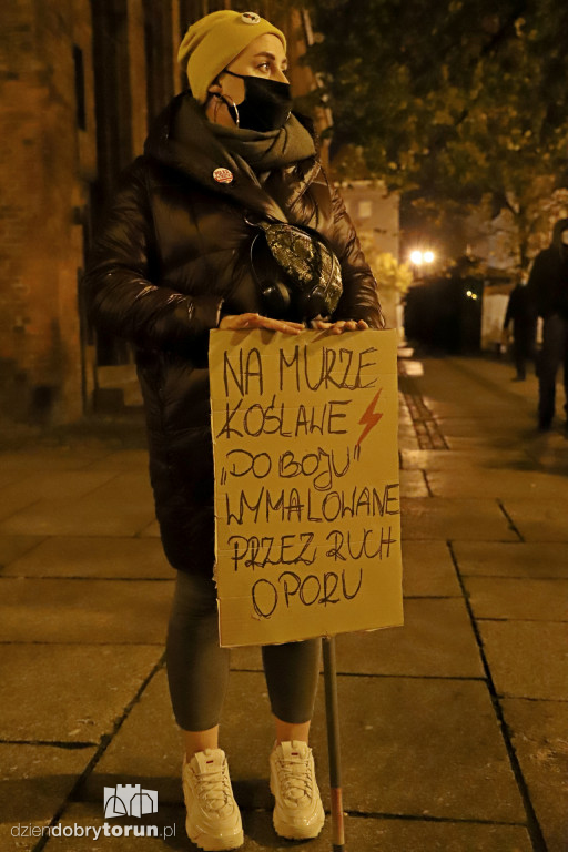 Protest kobiet pod siedzibą Kuratorium Oświaty