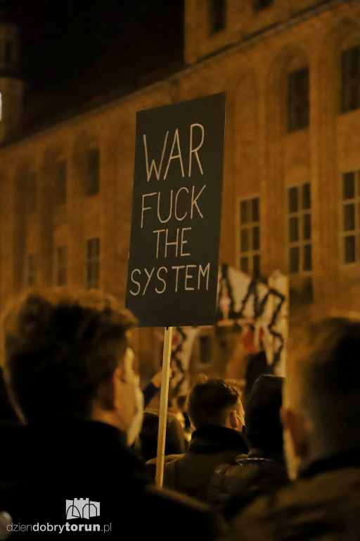 Protest kobiet pod siedzibą Kuratorium Oświaty