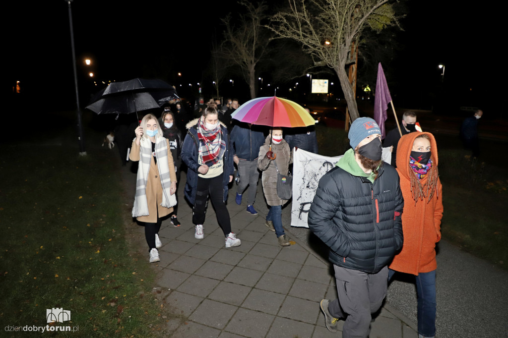 Protest kobiet pod siedzibą Kuratorium Oświaty