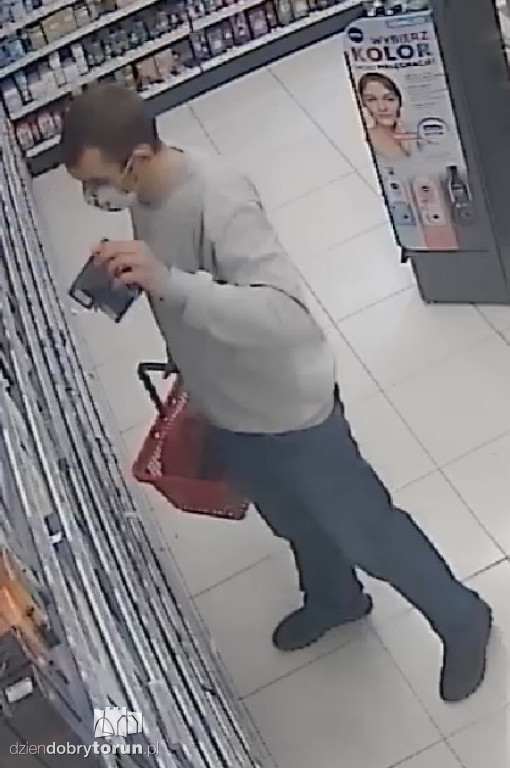 Policjanci poszukują złodzieja z Lubicza