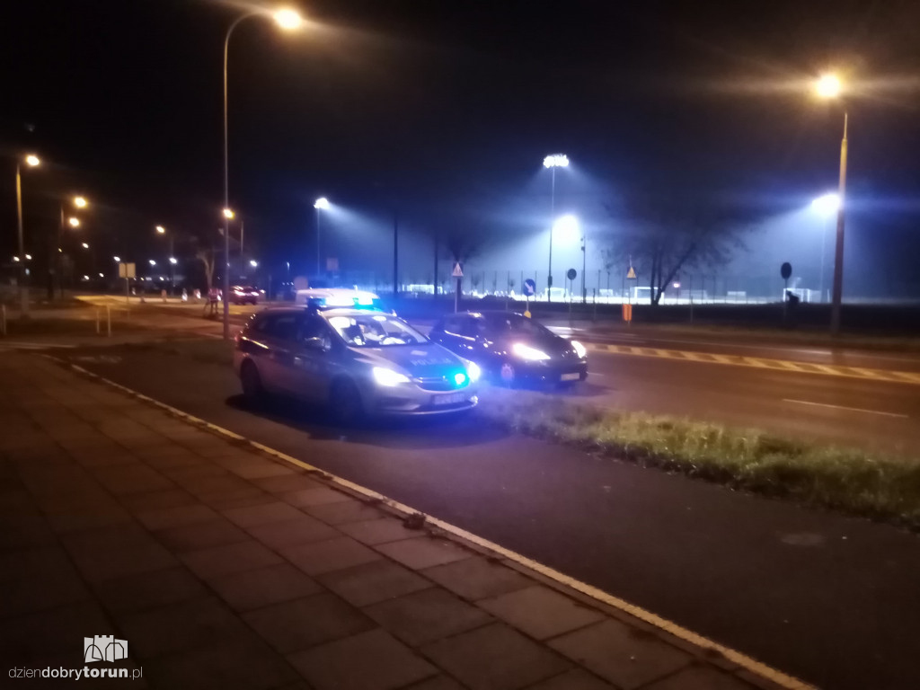 Toruń: kolizja trzech aut przy ul. Przy Skarpie