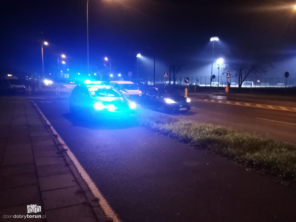 Toruń: kolizja trzech aut przy ul. Przy Skarpie