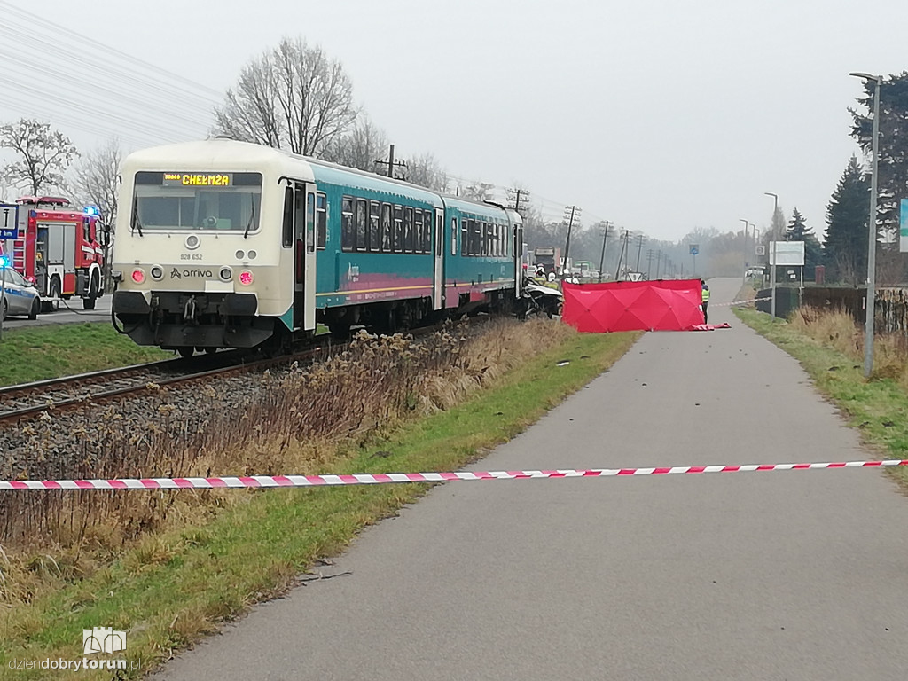 Wypadek w Łysomicach k. Torunia. Kierowca bez szans