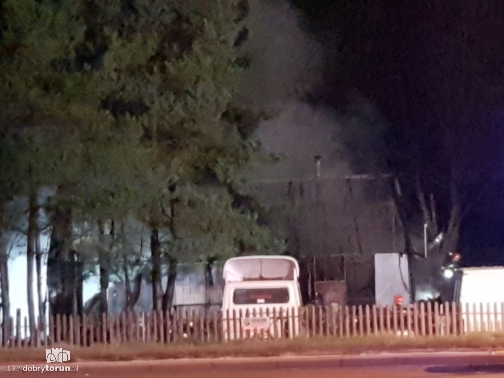 Toruń: pożar budynku przy Szosie Lubickiej