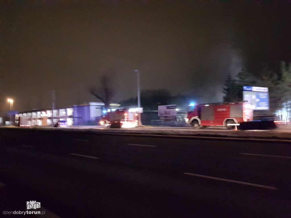 Toruń: pożar budynku przy Szosie Lubickiej