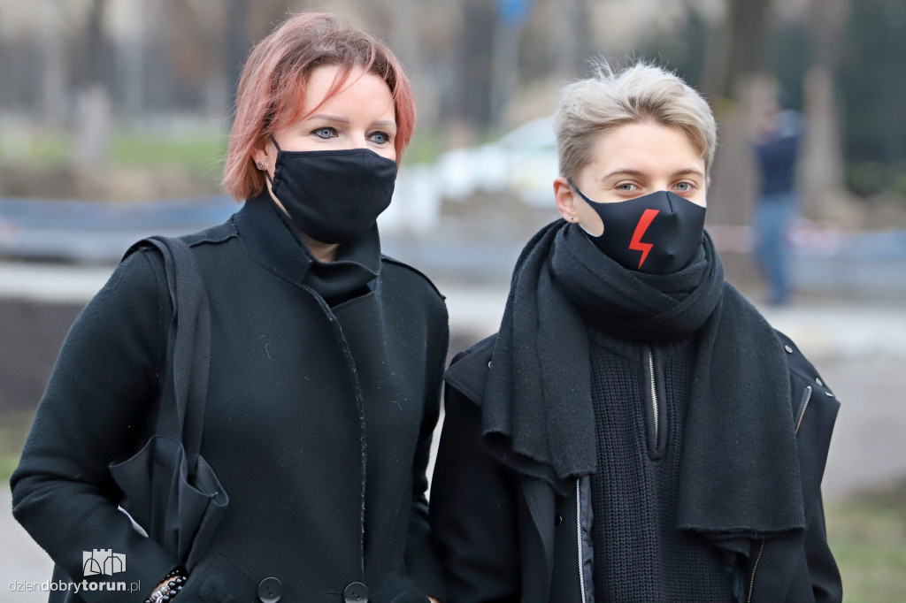 Toruń: protest kobiet ulicami starówki