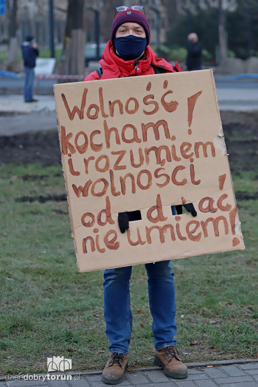 Toruń: protest kobiet ulicami starówki