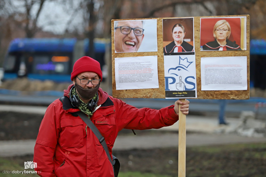 Toruń: protest kobiet ulicami starówki