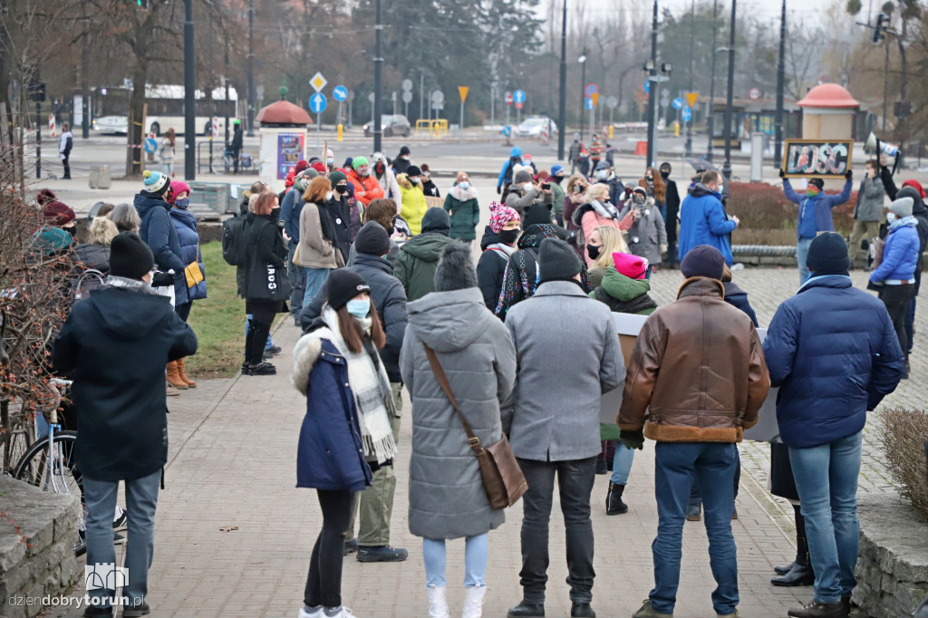 Toruń: protest kobiet ulicami starówki