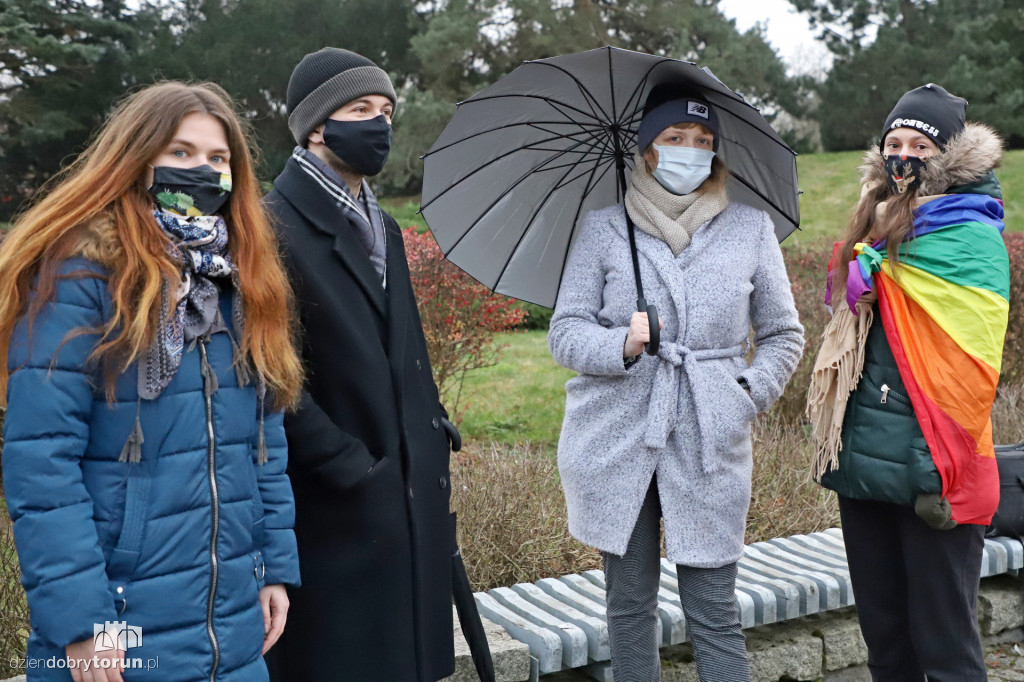 Toruń: protest kobiet ulicami starówki