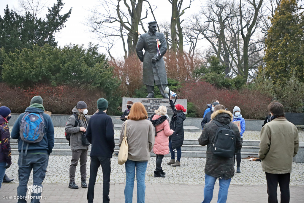 Toruń: protest kobiet ulicami starówki