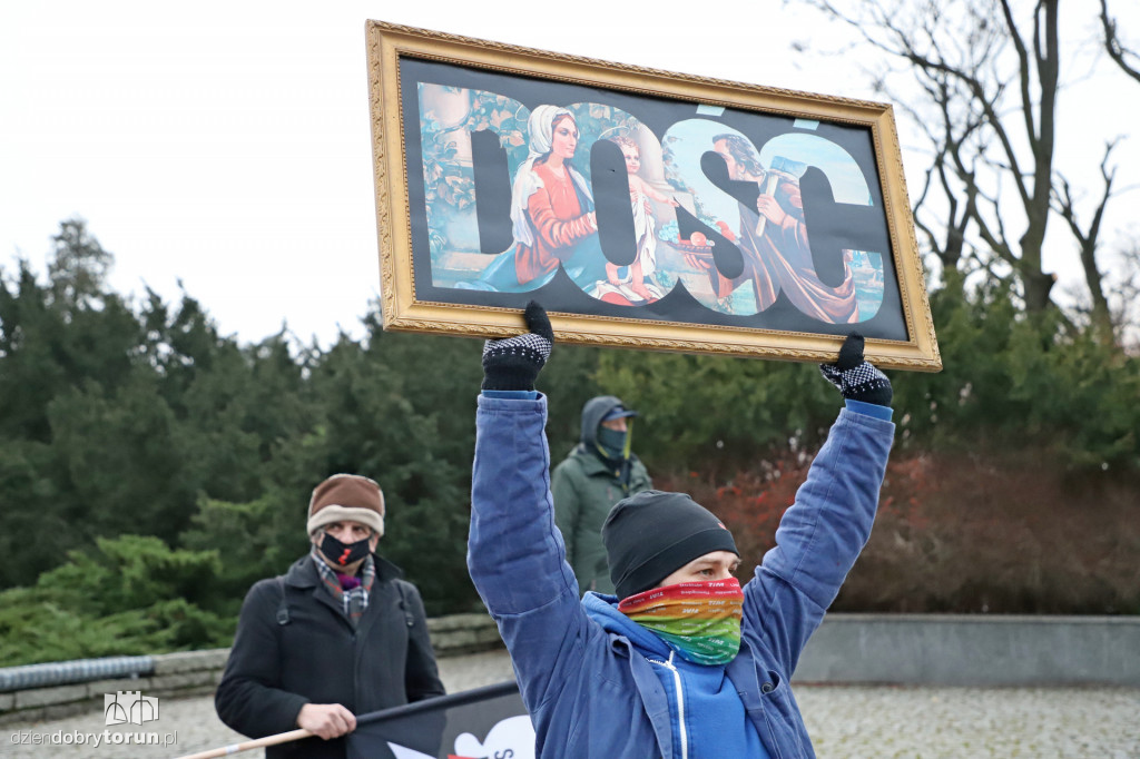 Toruń: protest kobiet ulicami starówki