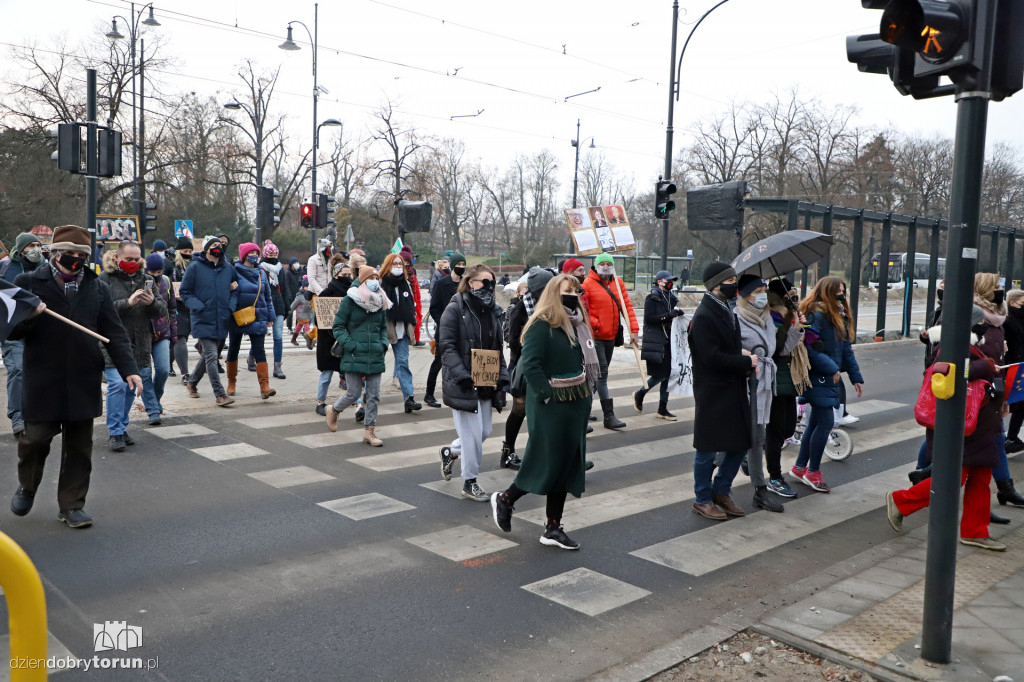 Toruń: protest kobiet ulicami starówki