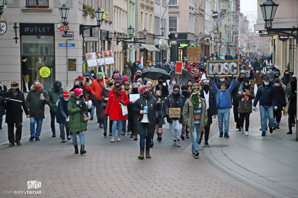 Toruń: protest kobiet ulicami starówki