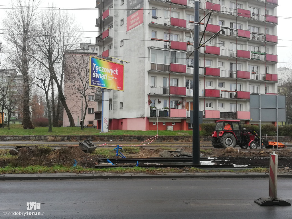 Toruń: tęczowe bilbordy na ulicach